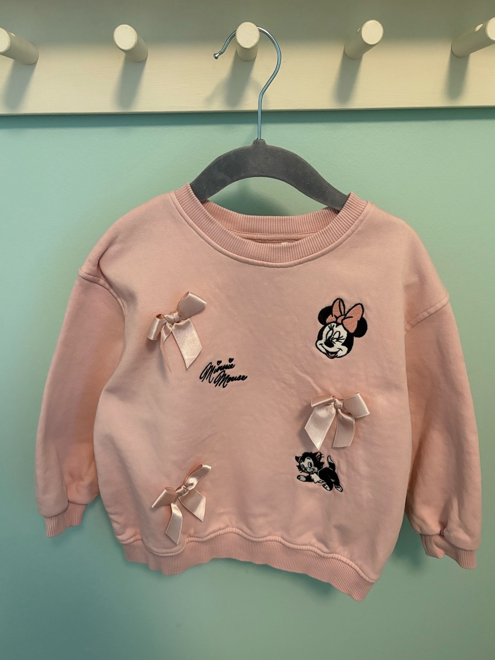 H&M Disney Minnie Mouse Bow Sweatshirt
